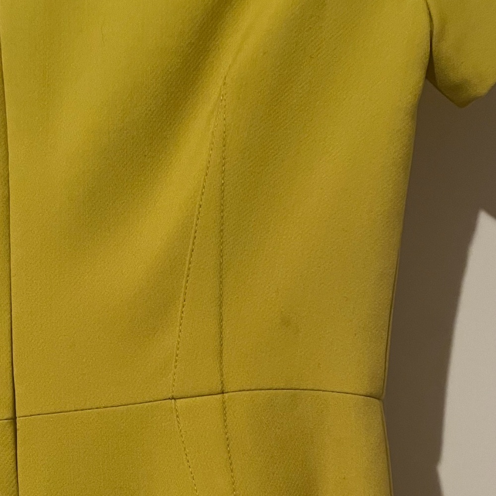 LIKE NEW: YELLOW DRESS - Picture 11 of 12